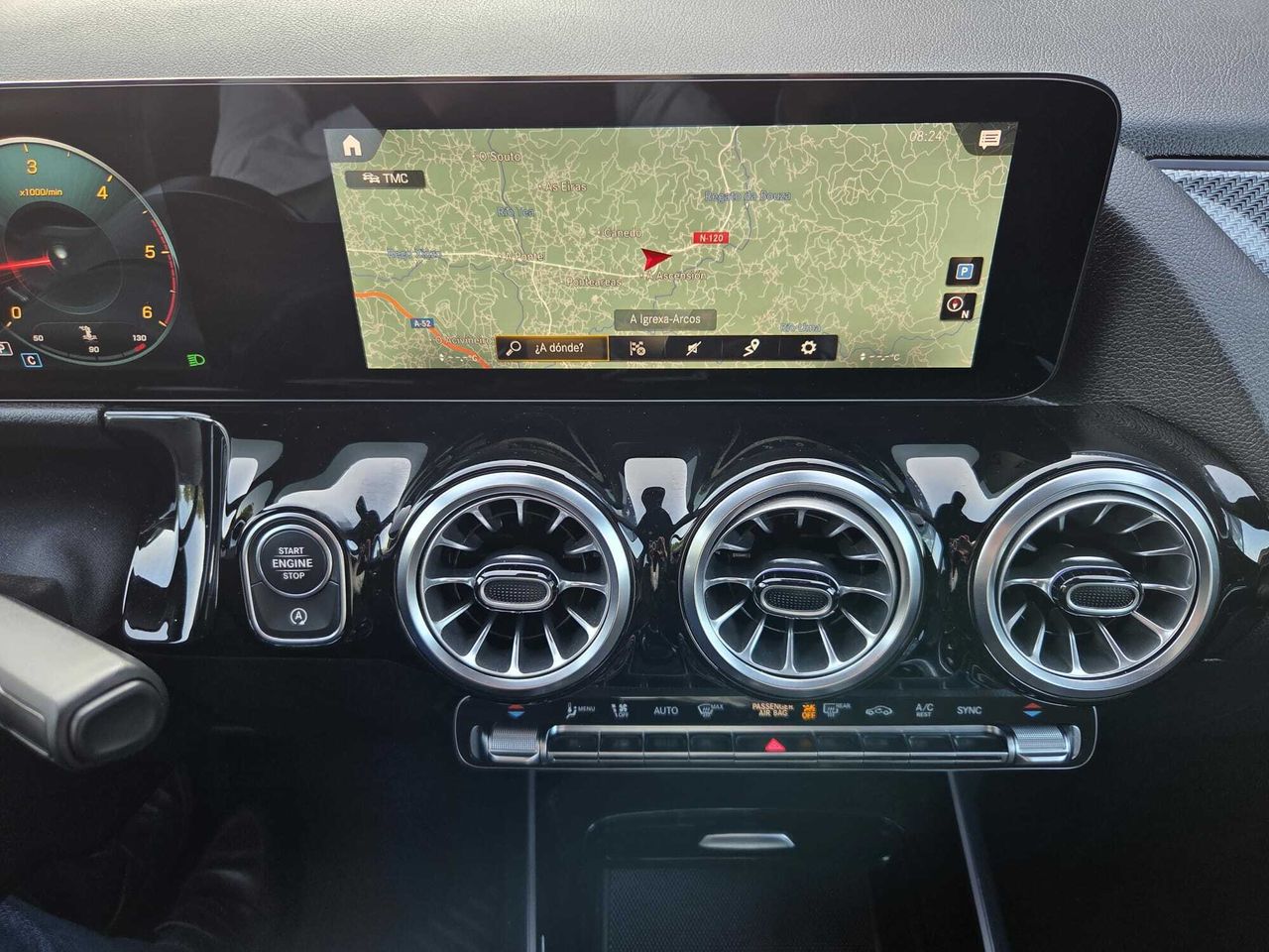 Mercedes GLA 200 D AMG LINE + PAQ PREMIUM + SMARTPHONE  - Foto 2