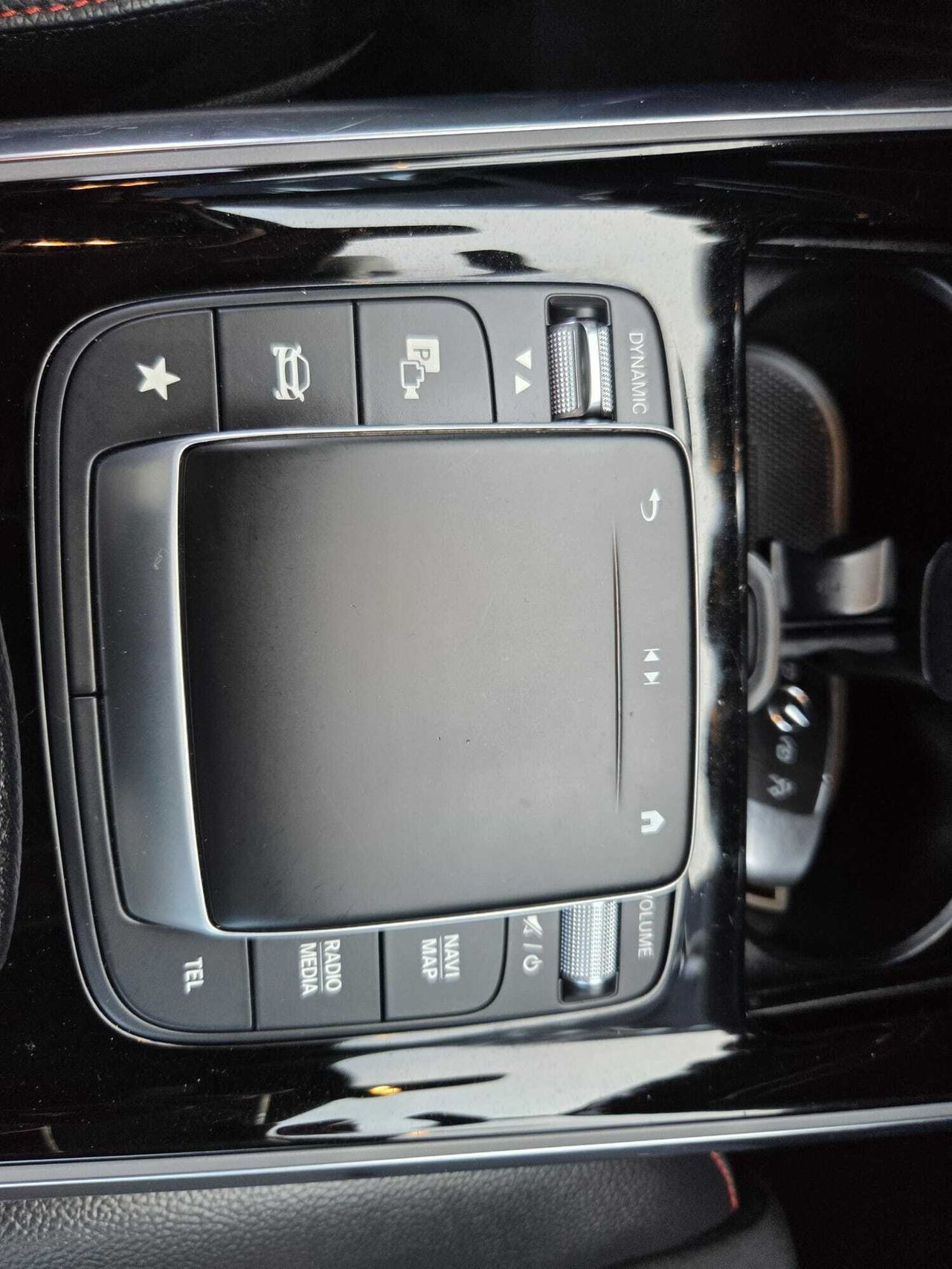 Mercedes GLA 200 D AMG LINE + PAQ PREMIUM + SMARTPHONE  - Foto 2
