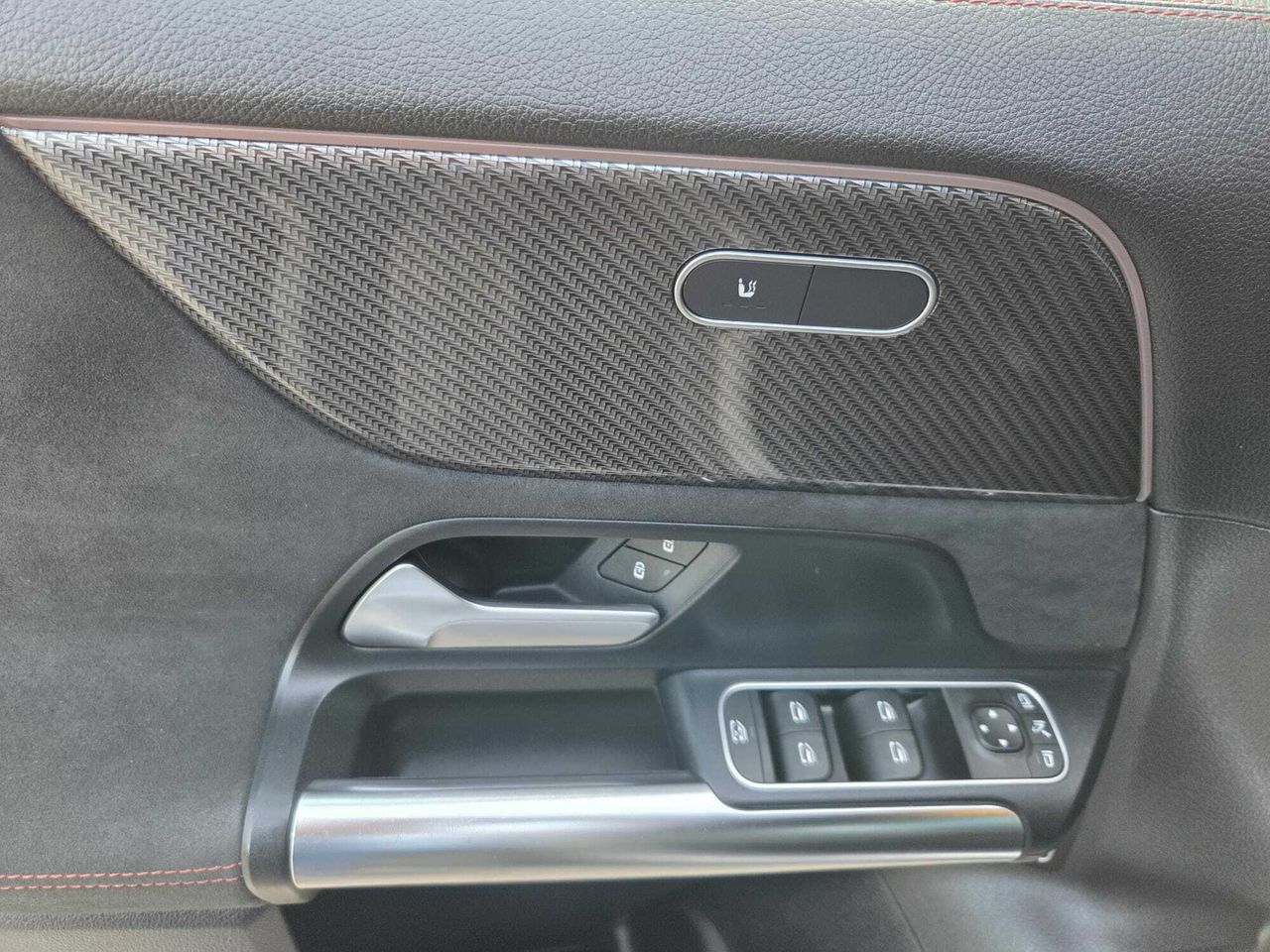 Mercedes GLA 200 D AMG LINE + PAQ PREMIUM + SMARTPHONE  - Foto 2