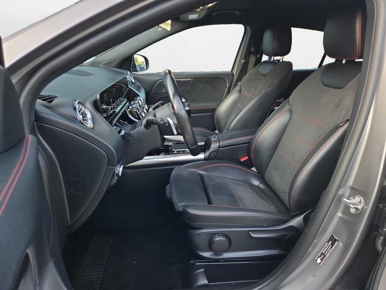 Mercedes GLA 200 D AMG LINE + PAQ PREMIUM + SMARTPHONE  - Foto 2