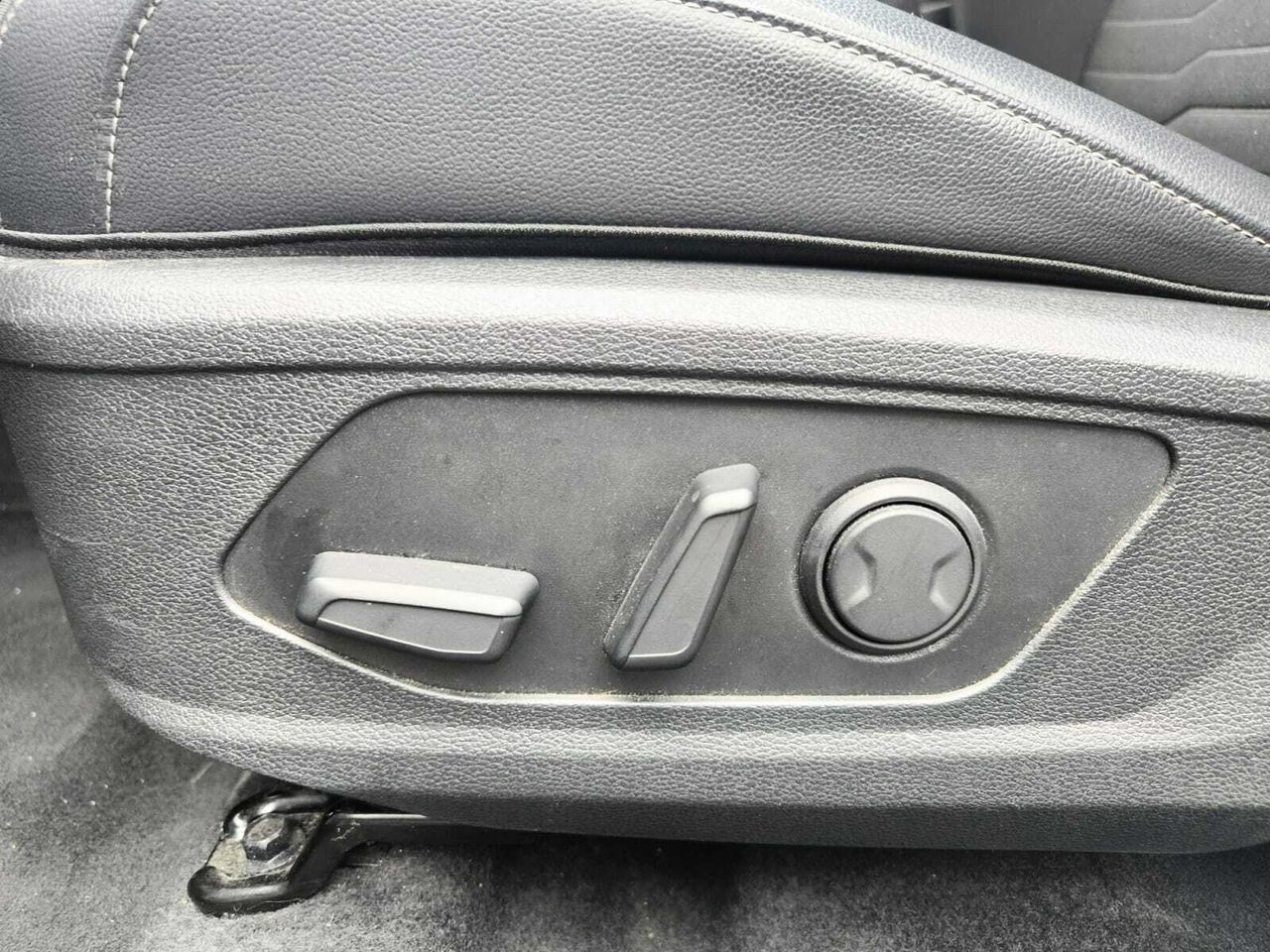 Kia Sportage 1.6 CRDI 136 CV MHEV TECH 4X2 TECHO  - Foto 2
