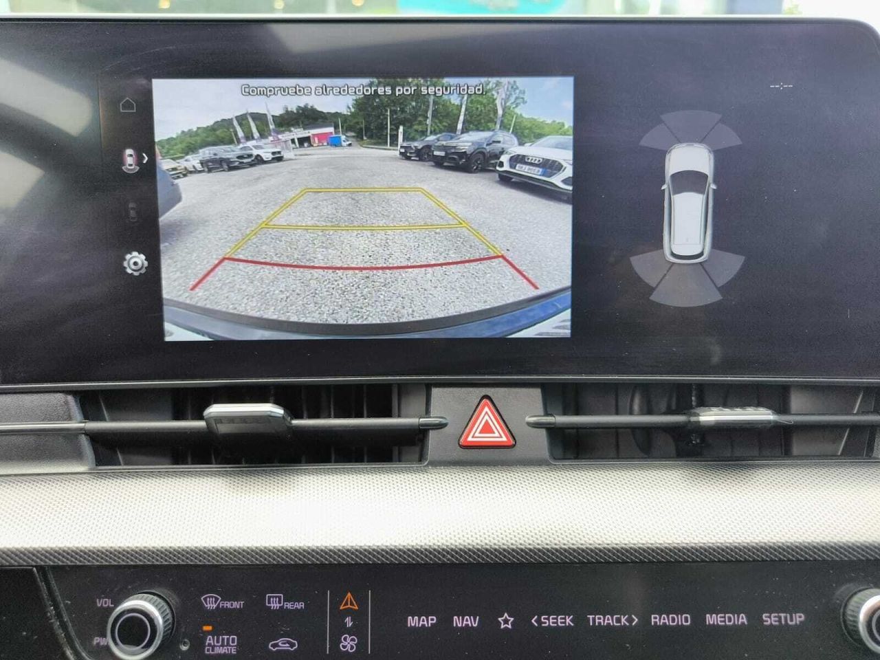 Kia Sportage 1.6 CRDI 136 CV MHEV TECH 4X2 TECHO  - Foto 2