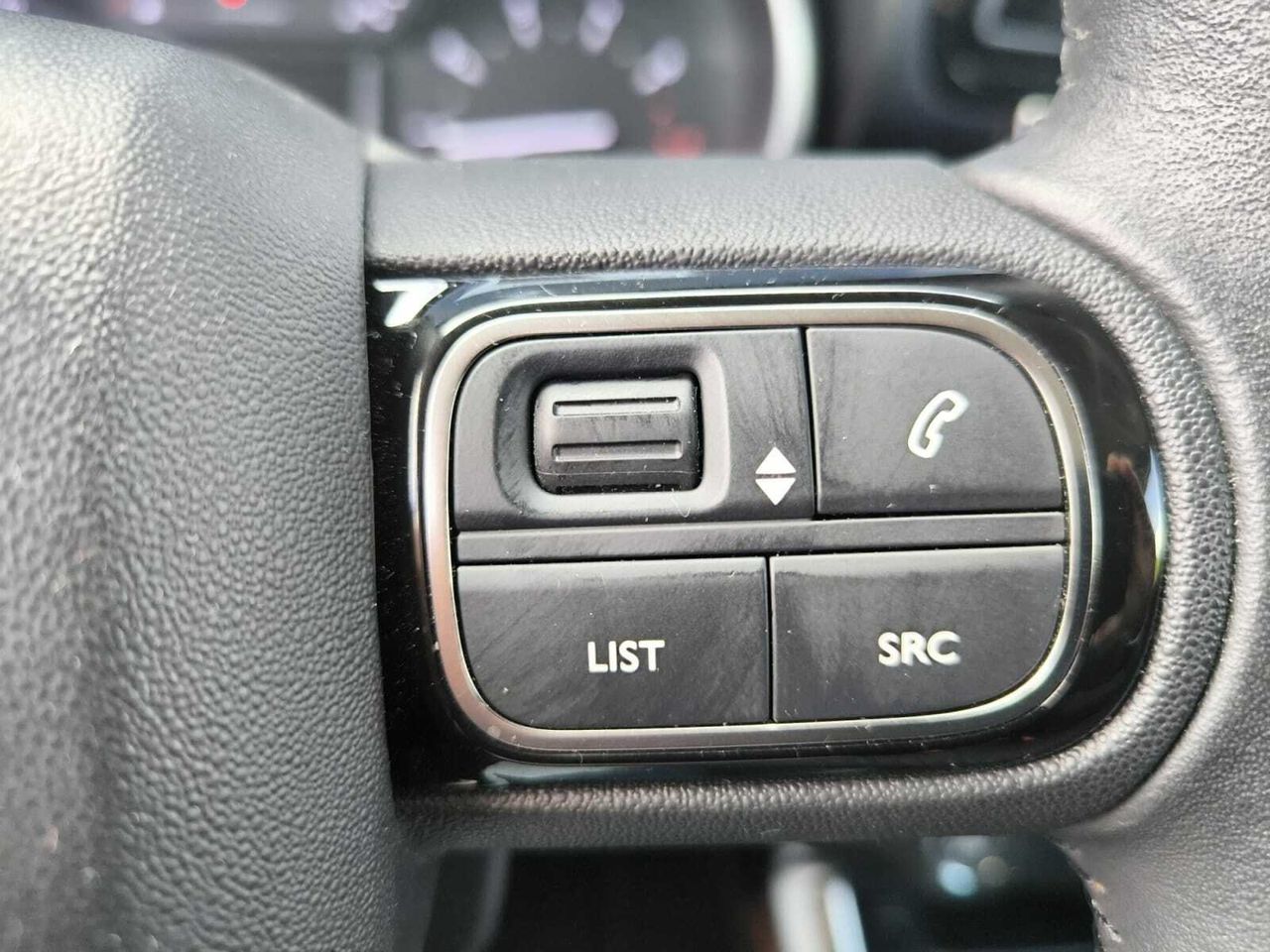 Citroën C3 Aircross BLUE HDI 110 CV SHINE  - Foto 2
