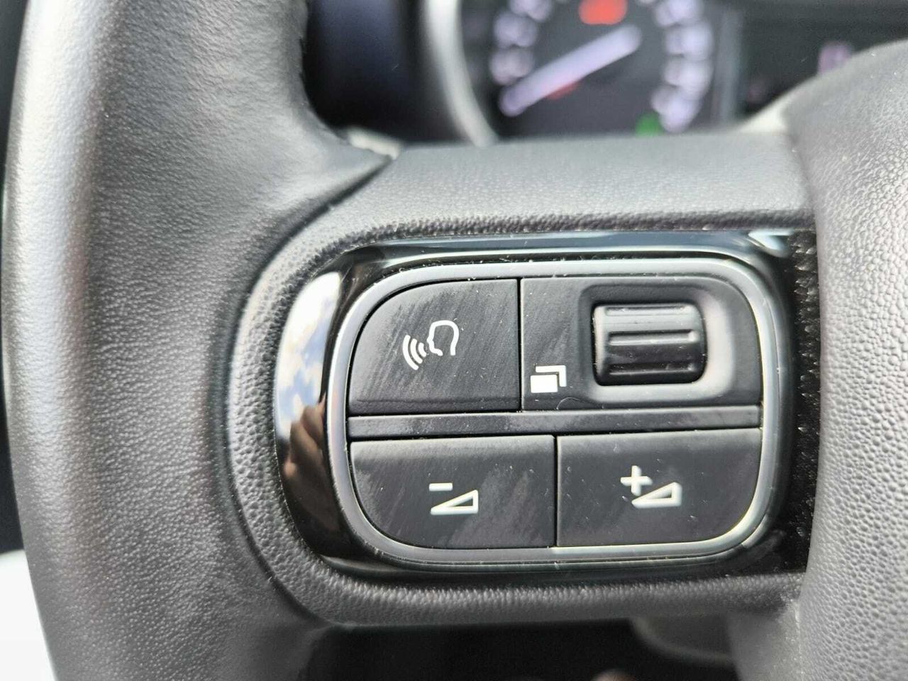 Citroën C3 Aircross BLUE HDI 110 CV SHINE  - Foto 2