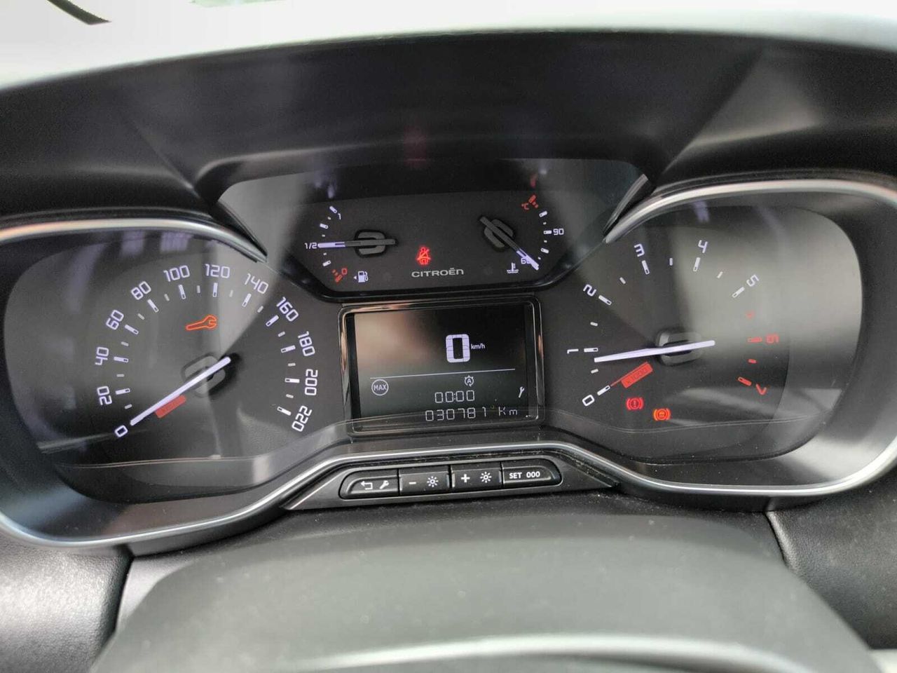 Citroën C3 Aircross BLUE HDI 110 CV SHINE  - Foto 2