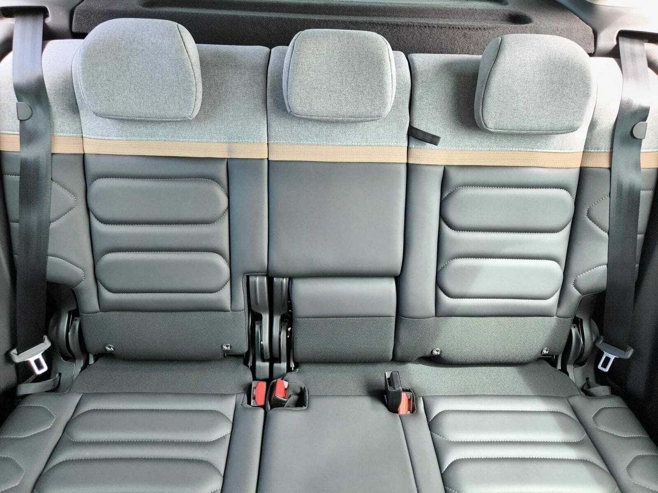 Citroën C3 Aircross BLUE HDI 110 CV SHINE  - Foto 2