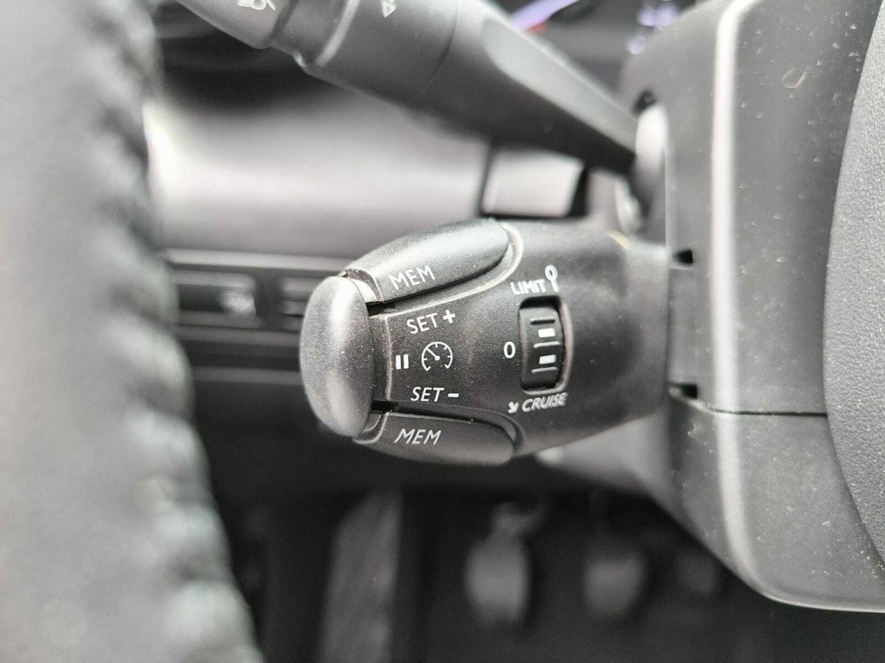 Citroën C3 Aircross BLUE HDI 110 CV SHINE  - Foto 2