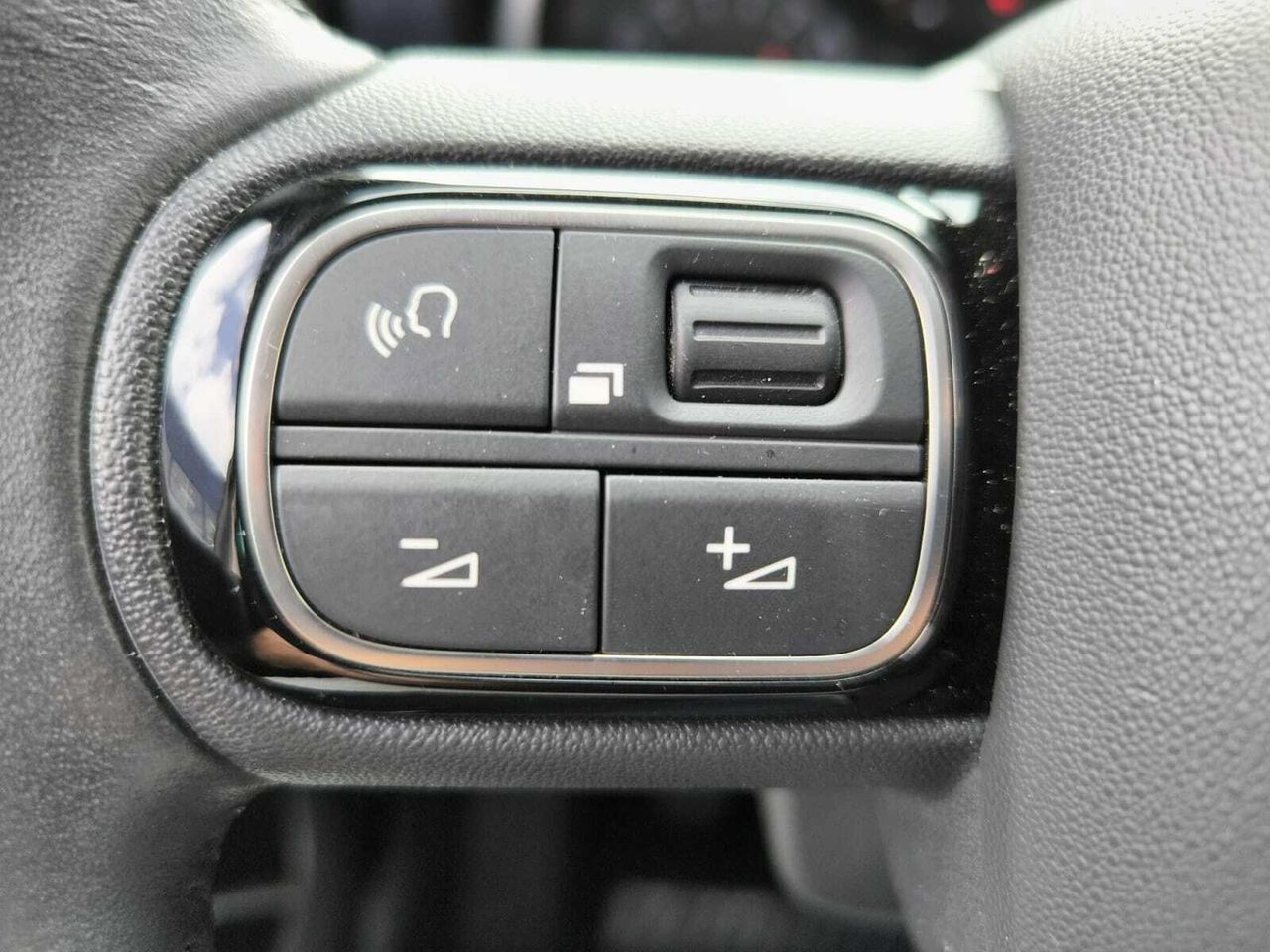 Citroën C3 Aircross BLUE HDI 110 CV SHINE  - Foto 2