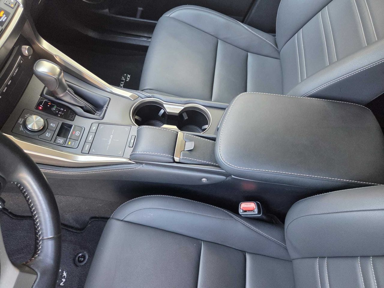 Lexus NX 2.2 300 H PREMIUM 2WD 197 CV AUT  - Foto 2