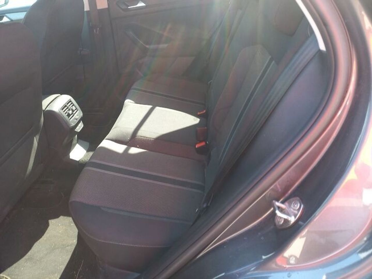 Volkswagen T-Roc ADVANCE 2.0 TDI 150 CV DSG  - Foto 2