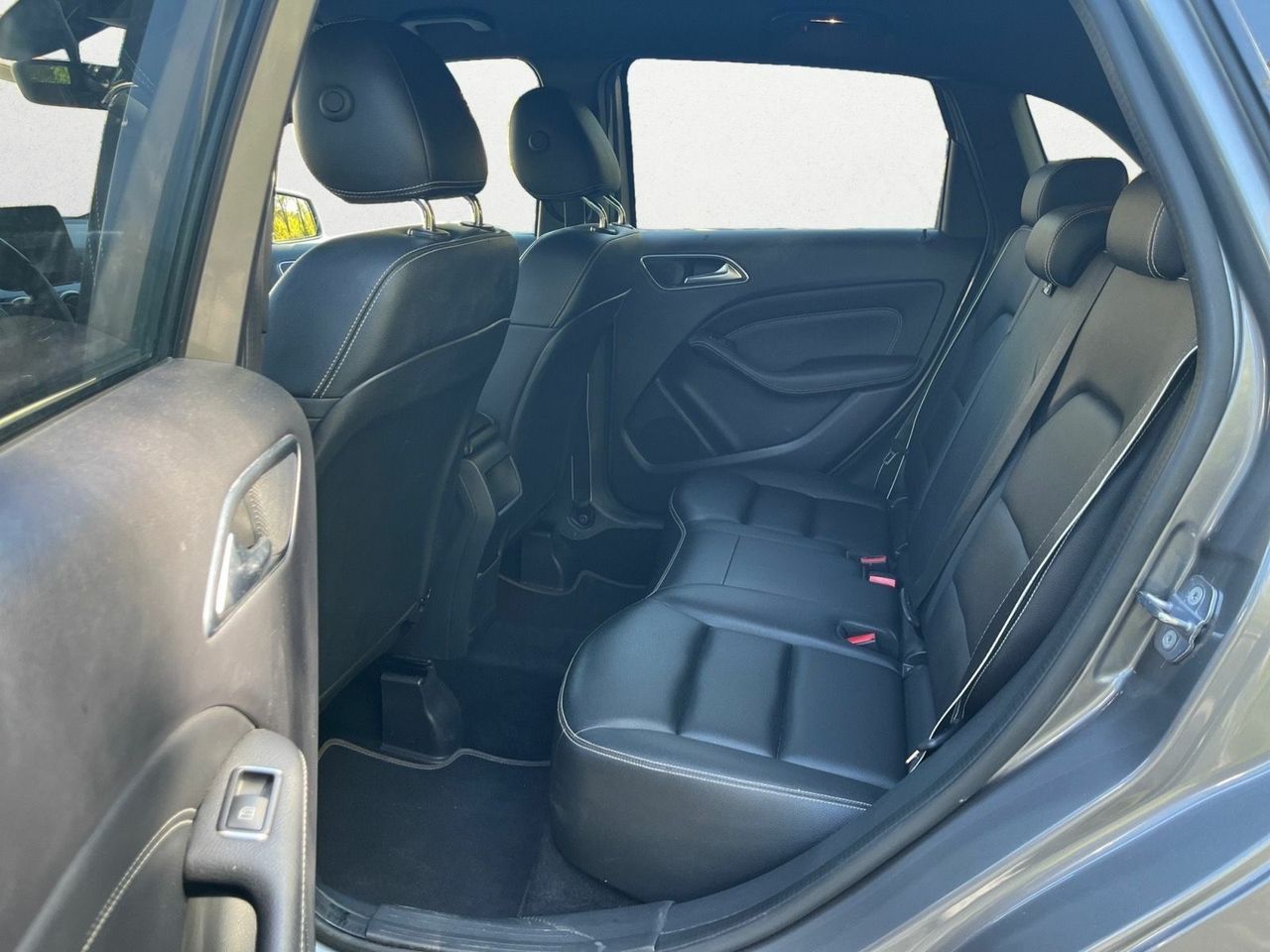 Mercedes Clase B 200 D AUT 136 CV  - Foto 2