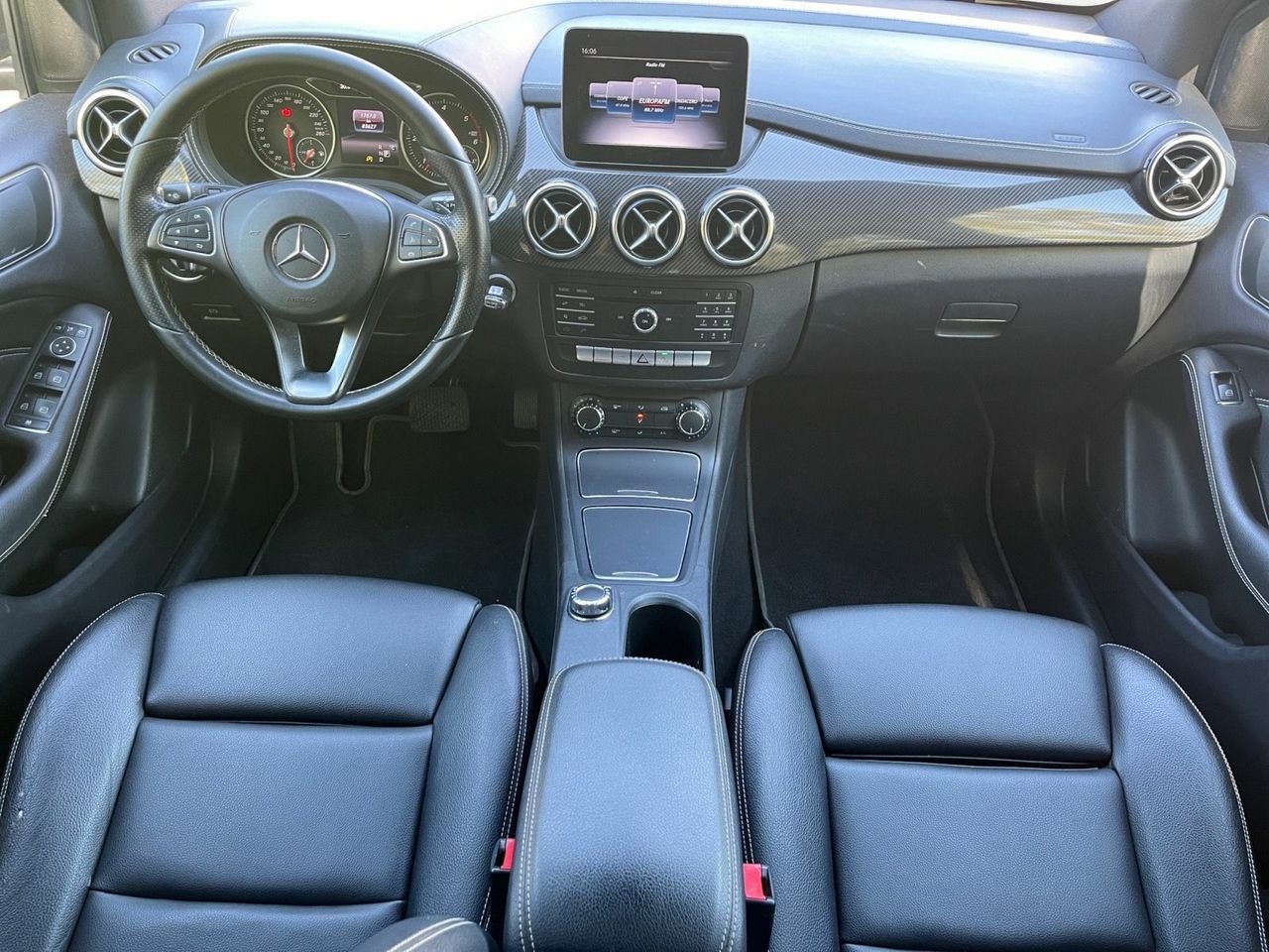 Mercedes Clase B 200 D AUT 136 CV  - Foto 2