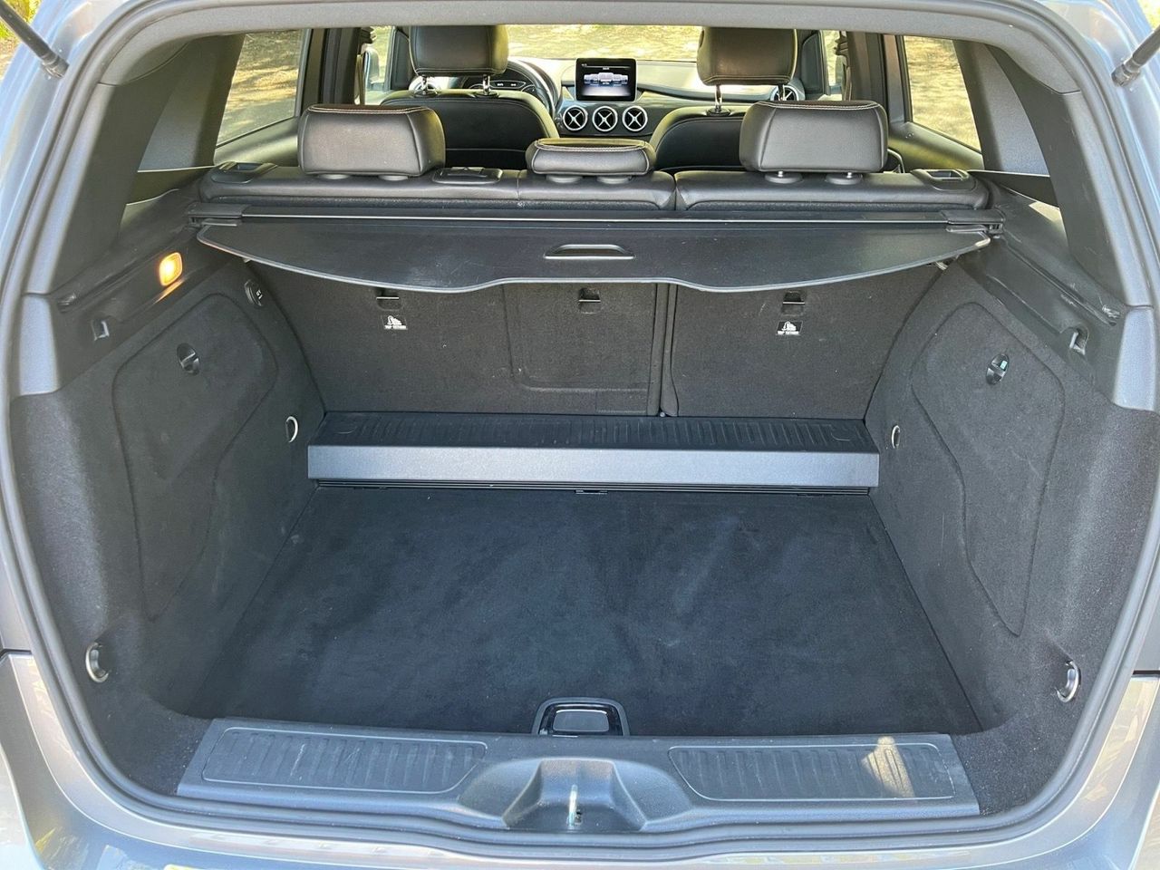 Mercedes Clase B 200 D AUT 136 CV  - Foto 2