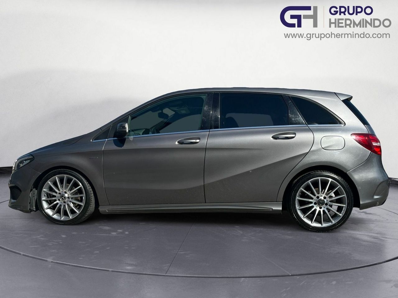 Mercedes Clase B 200 D AUT 136 CV  - Foto 2