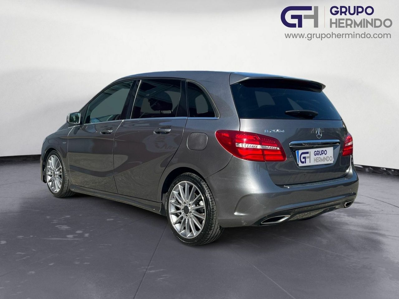 Mercedes Clase B 200 D AUT 136 CV  - Foto 2