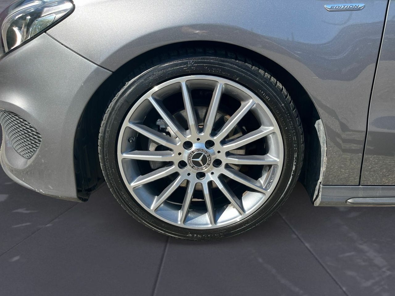 Mercedes Clase B 200 D AUT 136 CV  - Foto 2