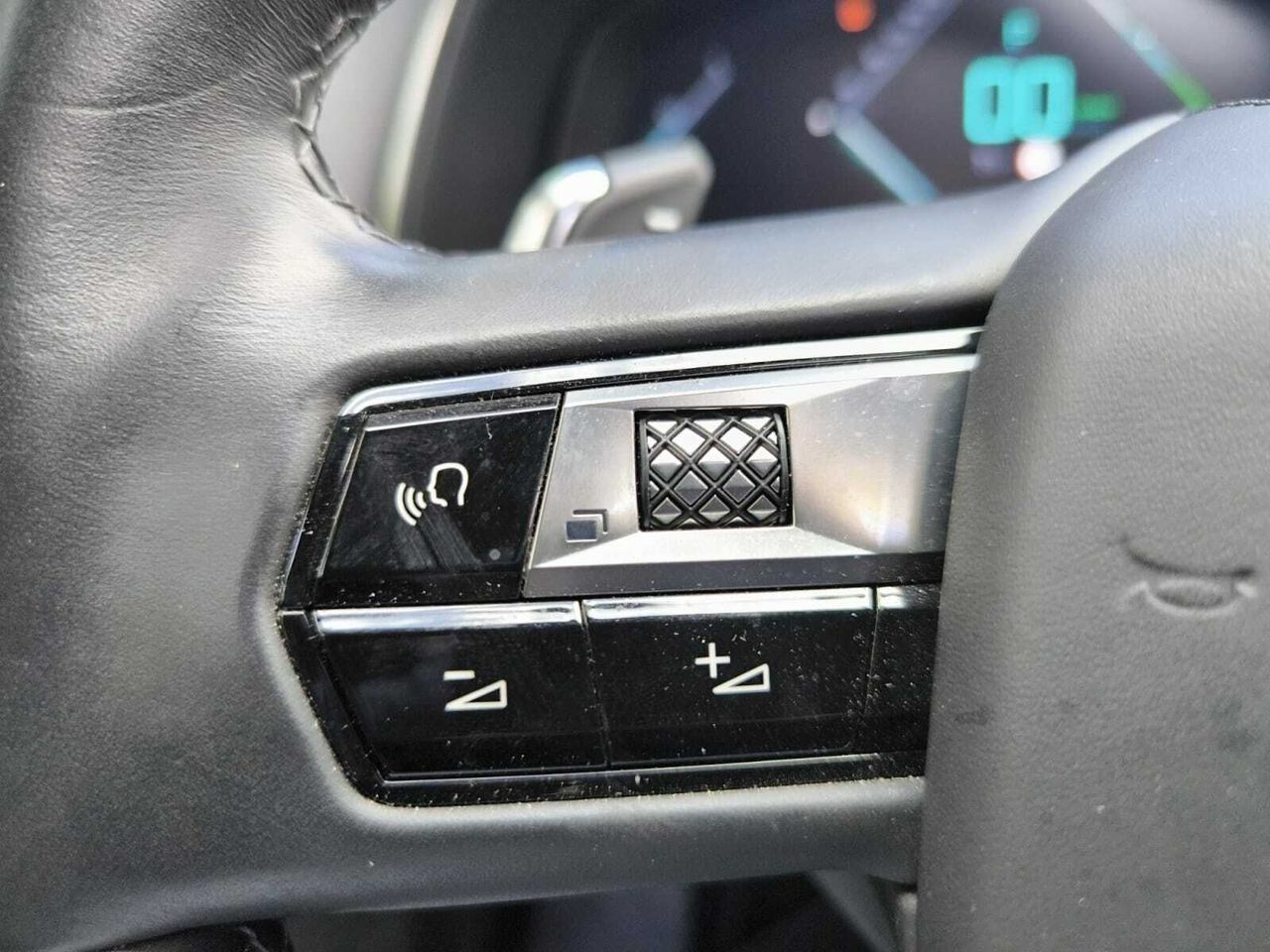 DS Automobiles DS 7 CROSSBACK E TENSE 4X4 GRAND CHIC  - Foto 2