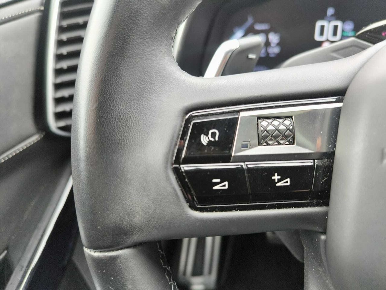 DS Automobiles DS 7 CROSSBACK E TENSE 4X4 GRAND CHIC  - Foto 2