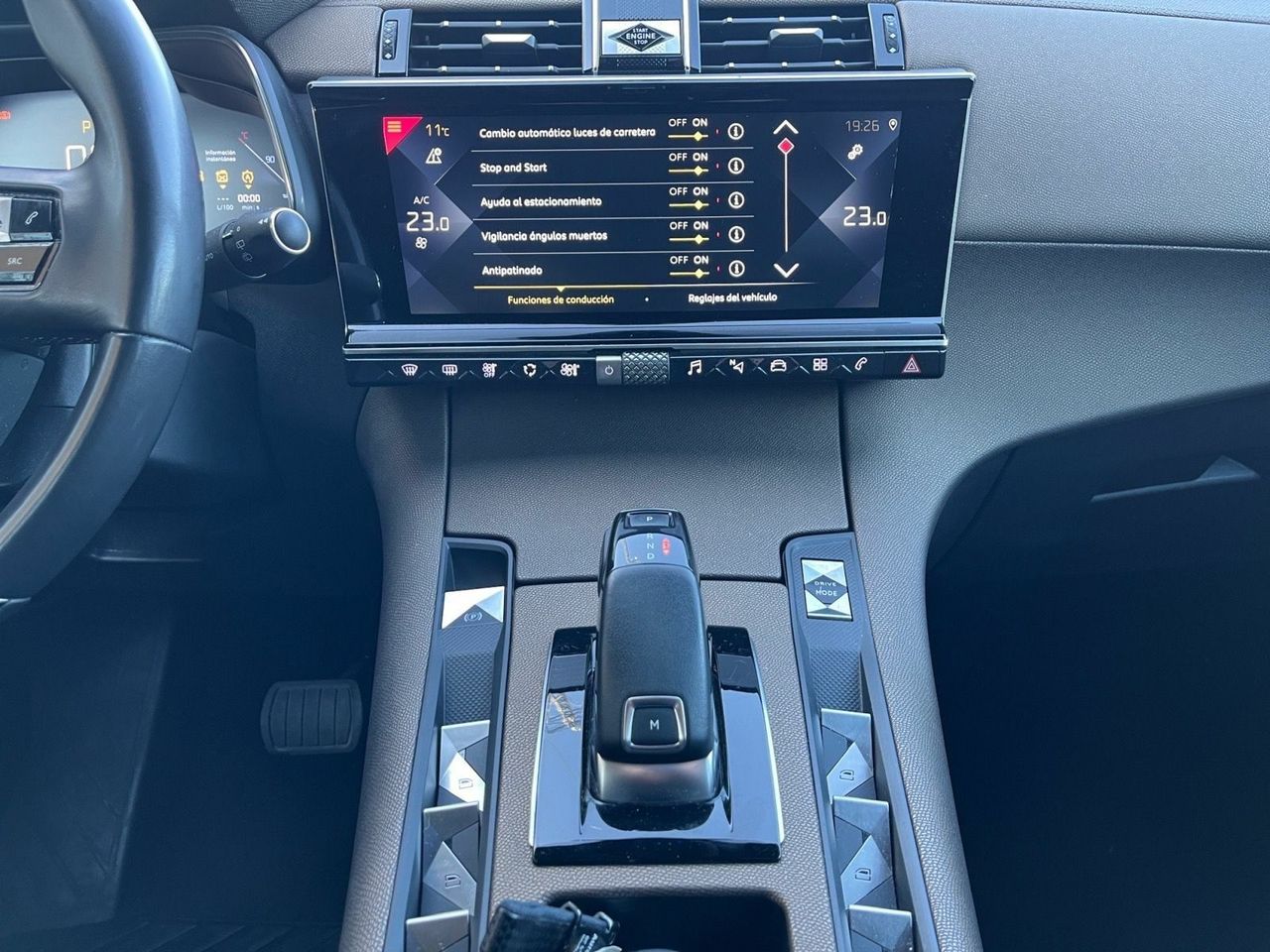 DS Automobiles DS 7 CROSSBACK SO CHIC BLUE HDI 180 CV EAT8  - Foto 2