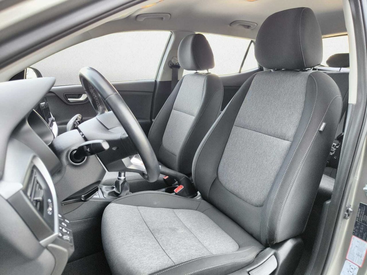 Kia Stonic 1.2 DPI 84 CV CONCEPT  - Foto 2