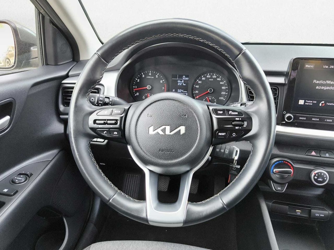 Kia Stonic 1.2 DPI 84 CV CONCEPT  - Foto 2