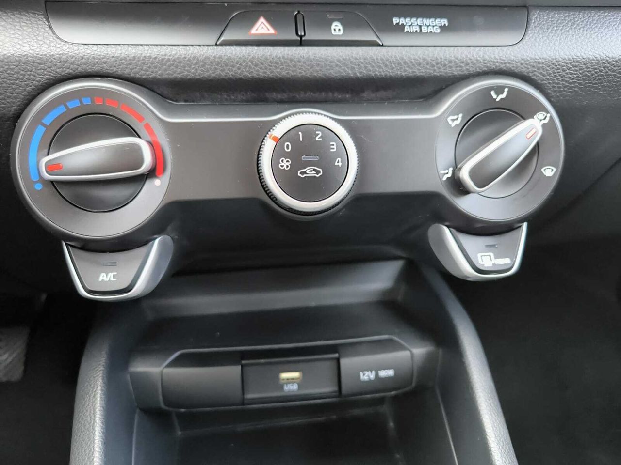 Kia Stonic 1.2 DPI 84 CV CONCEPT  - Foto 2