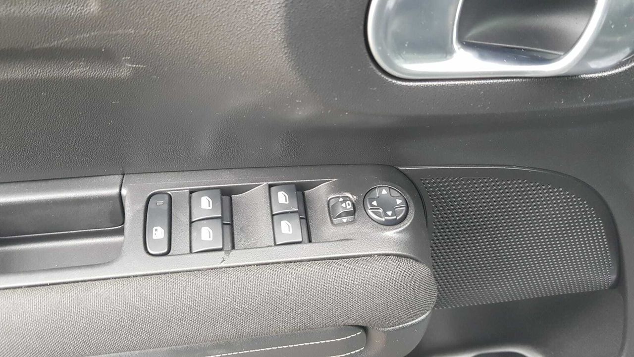 Citroën C3 Aircross BLUE HDI 110 CV SHINE  - Foto 2