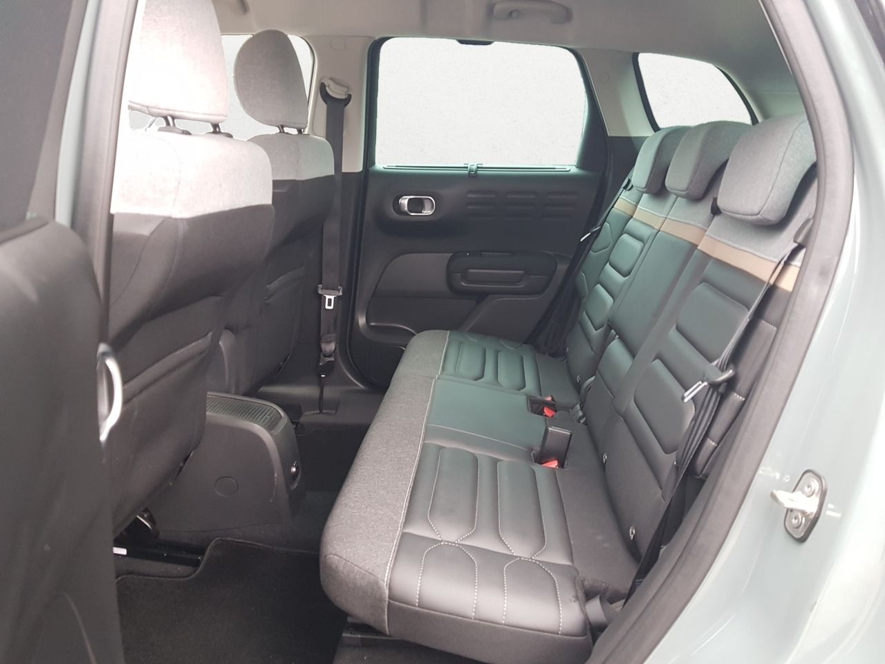 Citroën C3 Aircross BLUE HDI 110 CV SHINE  - Foto 2