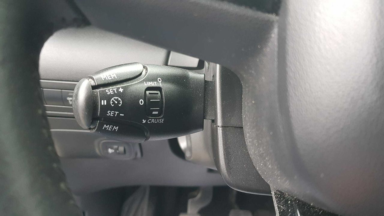 Citroën C3 Aircross BLUE HDI 110 CV SHINE  - Foto 2