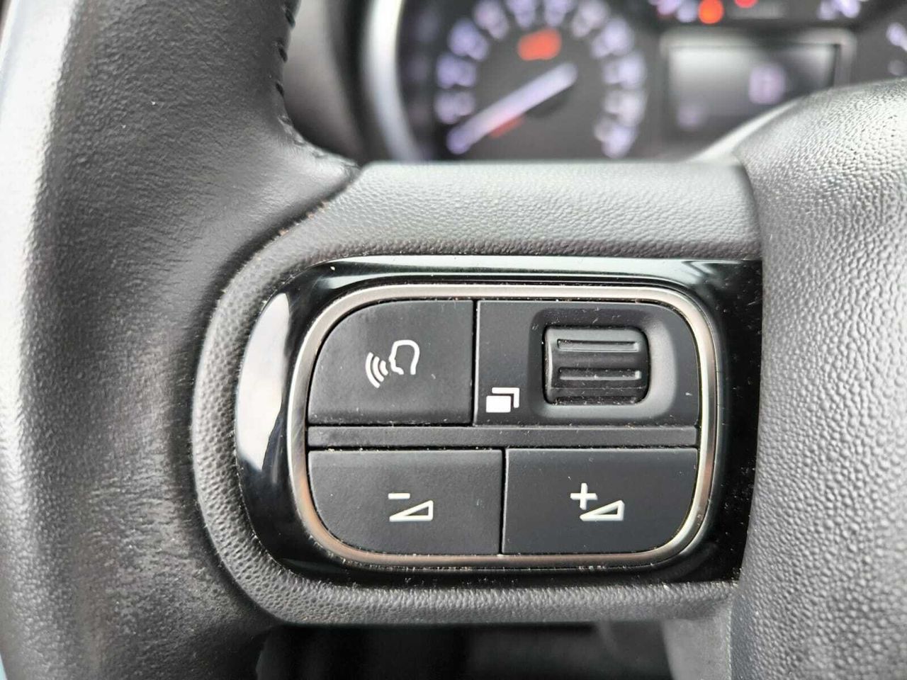 Citroën C3 Aircross BLUE HDI 110 CV SHINE PACK  - Foto 2