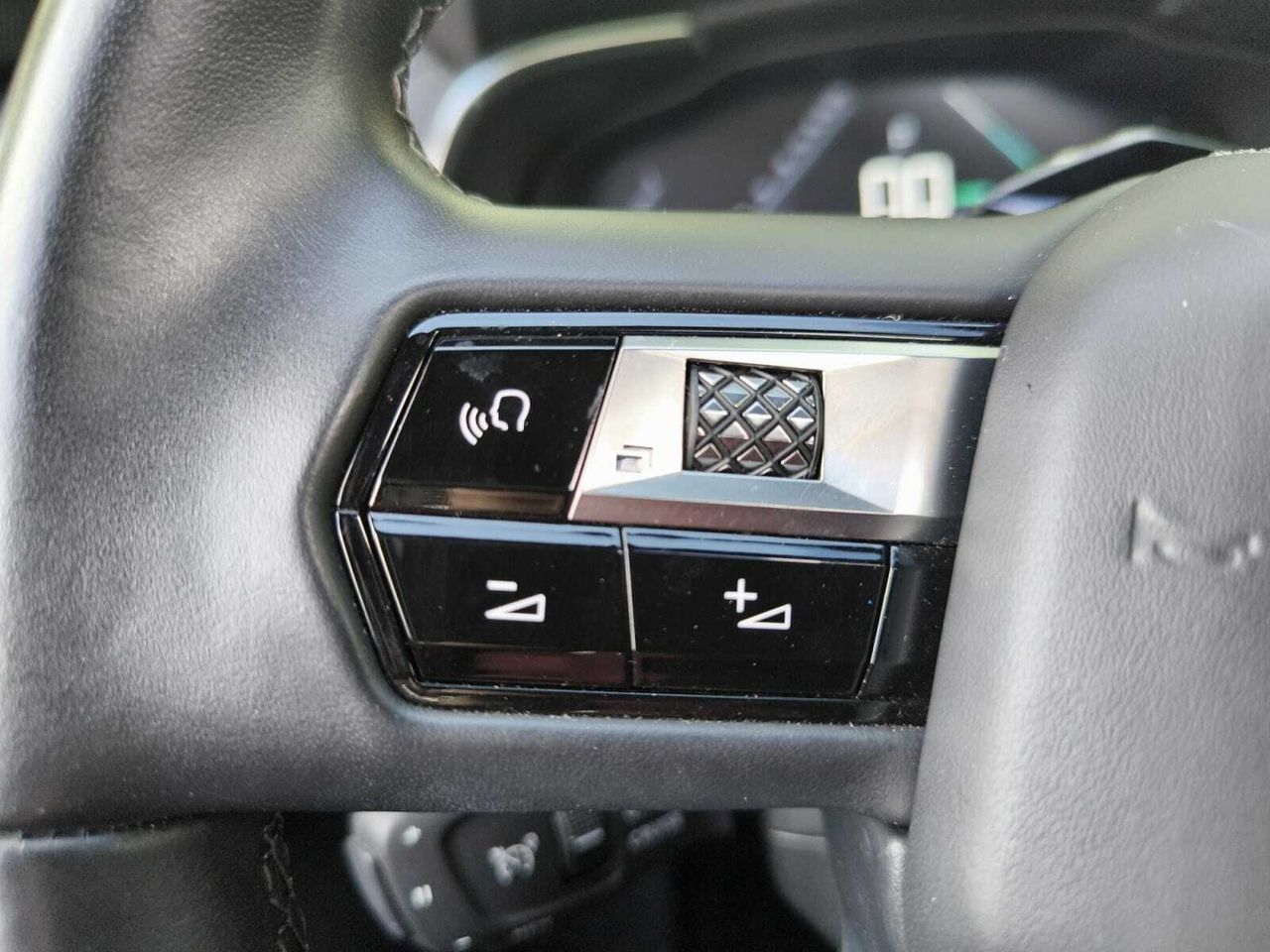 DS Automobiles DS 7 1.6 ETENSE 300 4X4 GRAND CHIC  - Foto 2