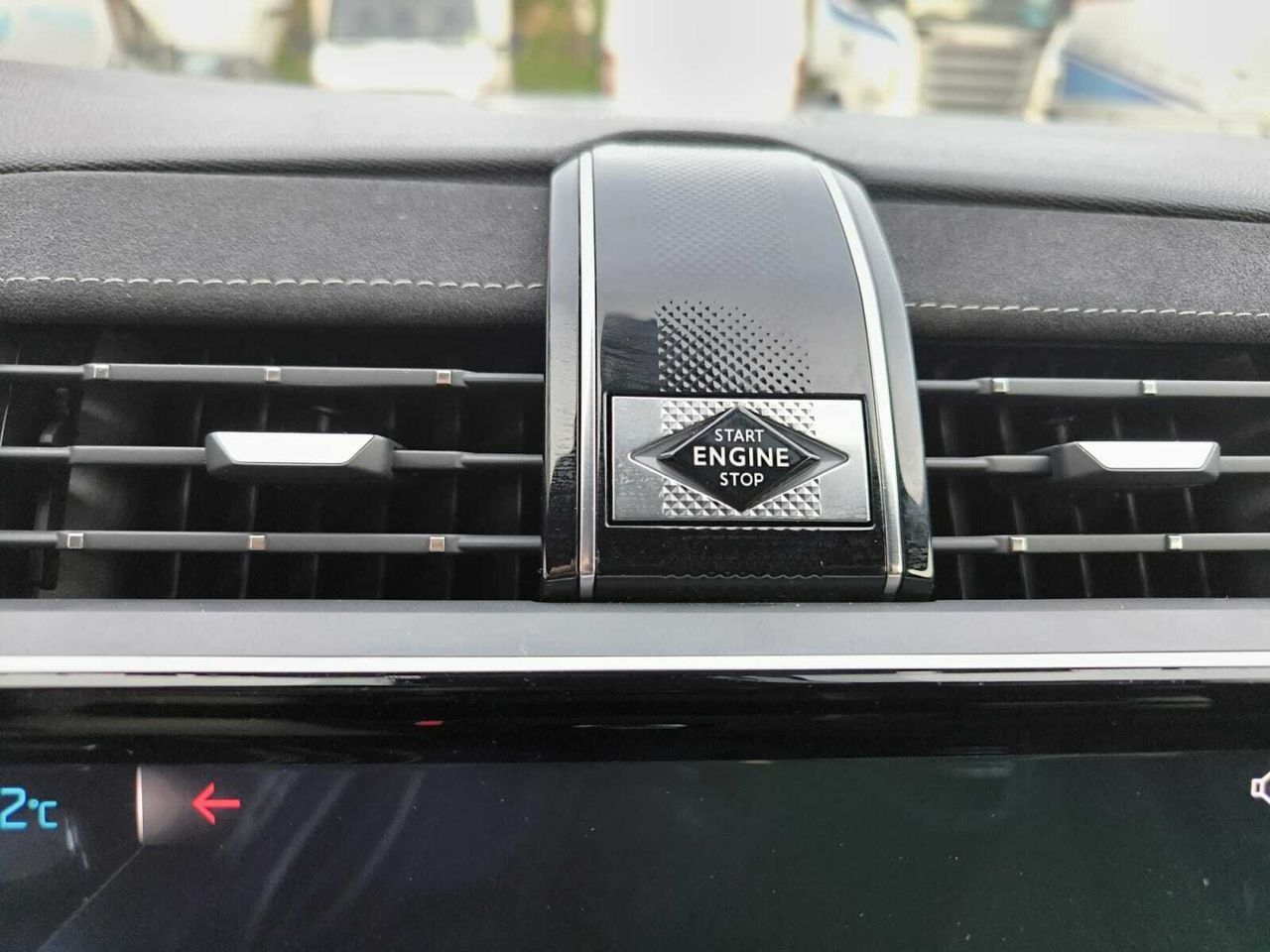 DS DS 7 CROSSBACK 1.6 ETENSE 300 PERF LINE AUTO 4WD 5P  - Foto 2