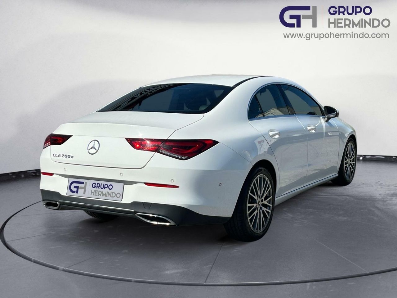 Mercedes CLA 200 D DCT VENTAJ+ASIENTOS DEL CALEFAC + INT TELEFONOS  - Foto 2