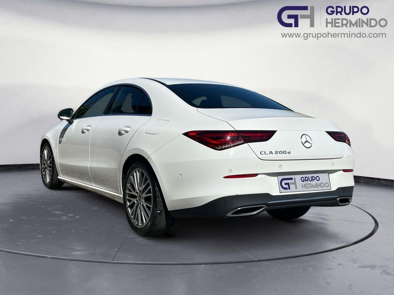 Mercedes CLA 200 D DCT VENTAJ+ASIENTOS DEL CALEFAC + INT TELEFONOS  - Foto 2