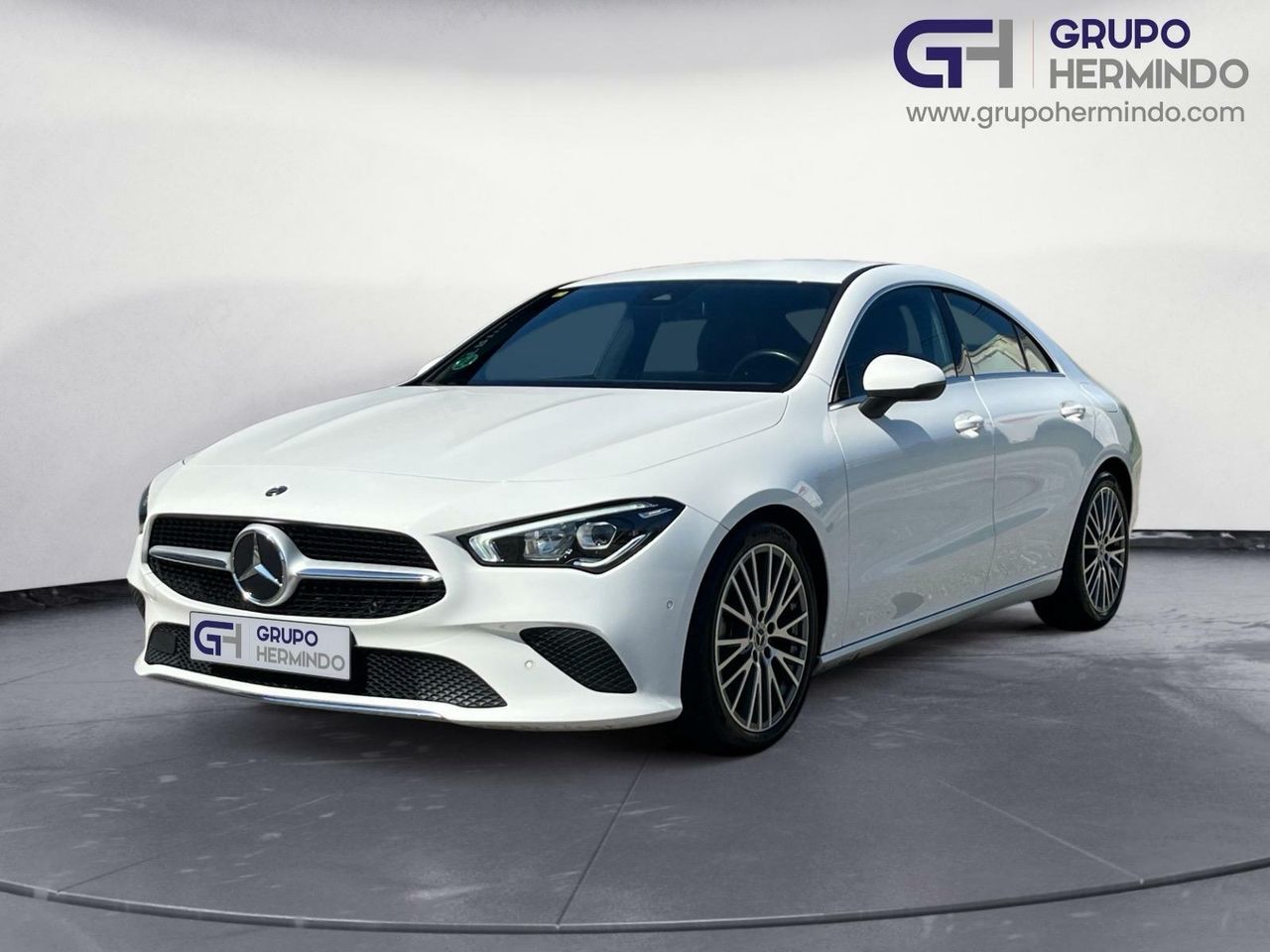 Mercedes CLA 200 D DCT VENTAJ+ASIENTOS DEL CALEFAC + INT TELEFONOS  - Foto 2