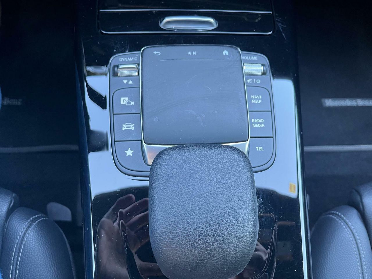 Mercedes CLA 200 D DCT VENTAJ+ASIENTOS DEL CALEFAC + INT TELEFONOS  - Foto 2