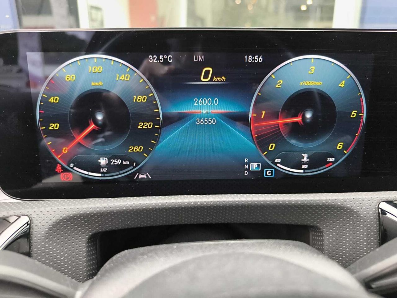 Mercedes Clase A 200 D AMG LINE + PAQUETE PREMIUM+ SMARTPHONE  - Foto 2