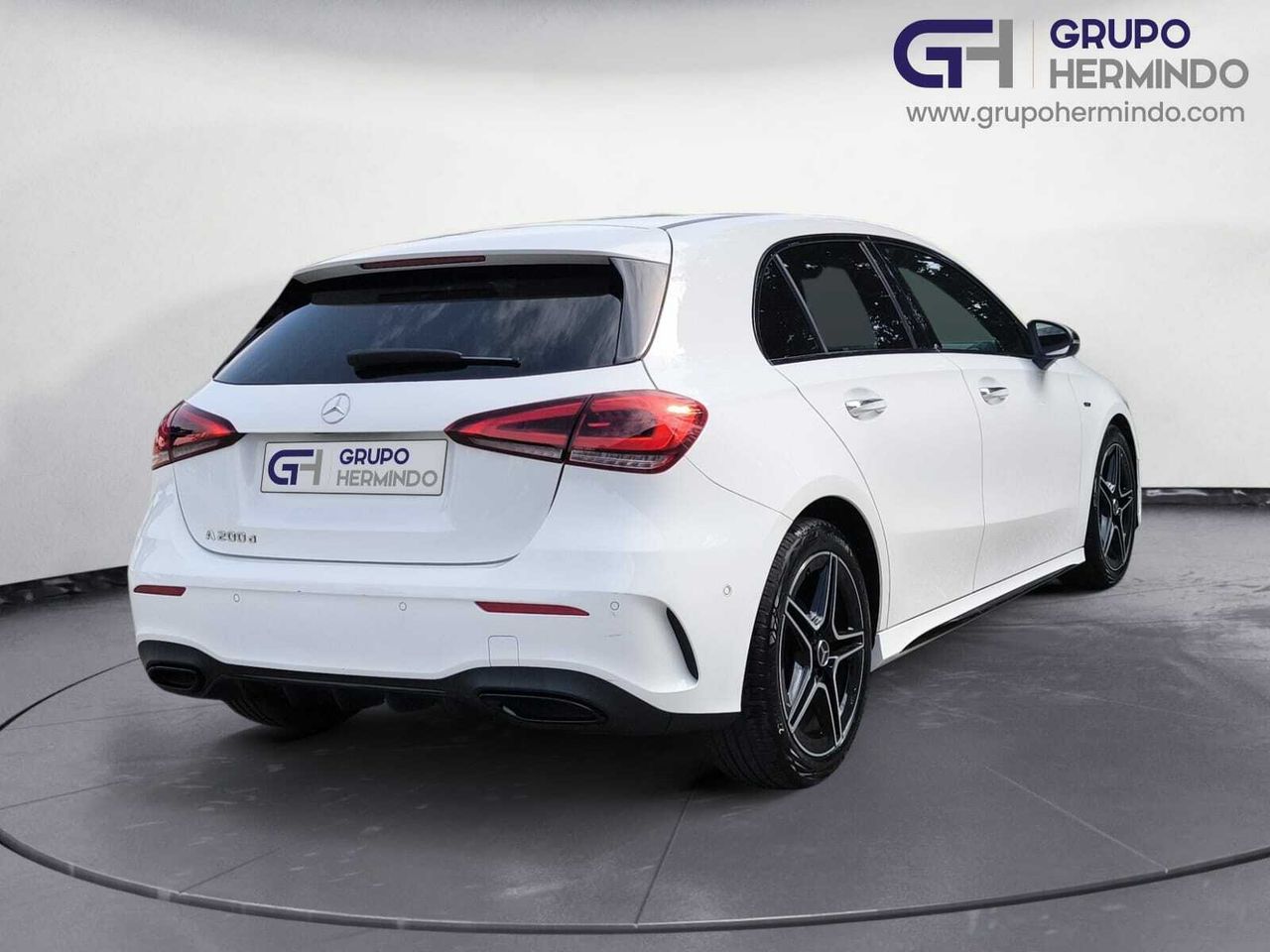 Mercedes Clase A 200 D AMG LINE + PAQUETE PREMIUM+ SMARTPHONE  - Foto 2