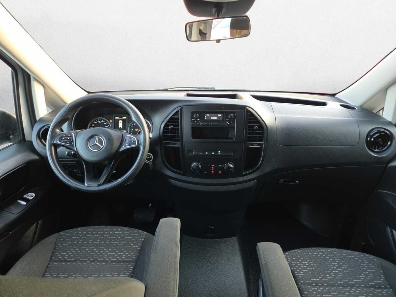Mercedes Vito TOURER 114 CDI COMPACTA 2.0 135 CV AT9 E6dT  - Foto 2