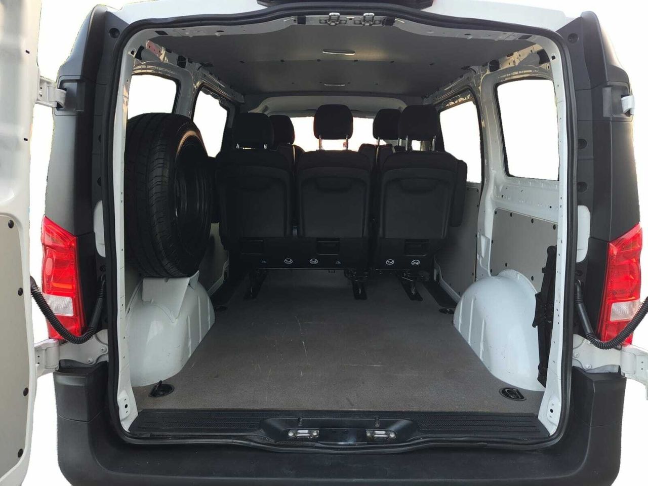 Mercedes Vito TOURER 114 CDI COMPACTA 2.0 135 CV AT9 E6dT  - Foto 2