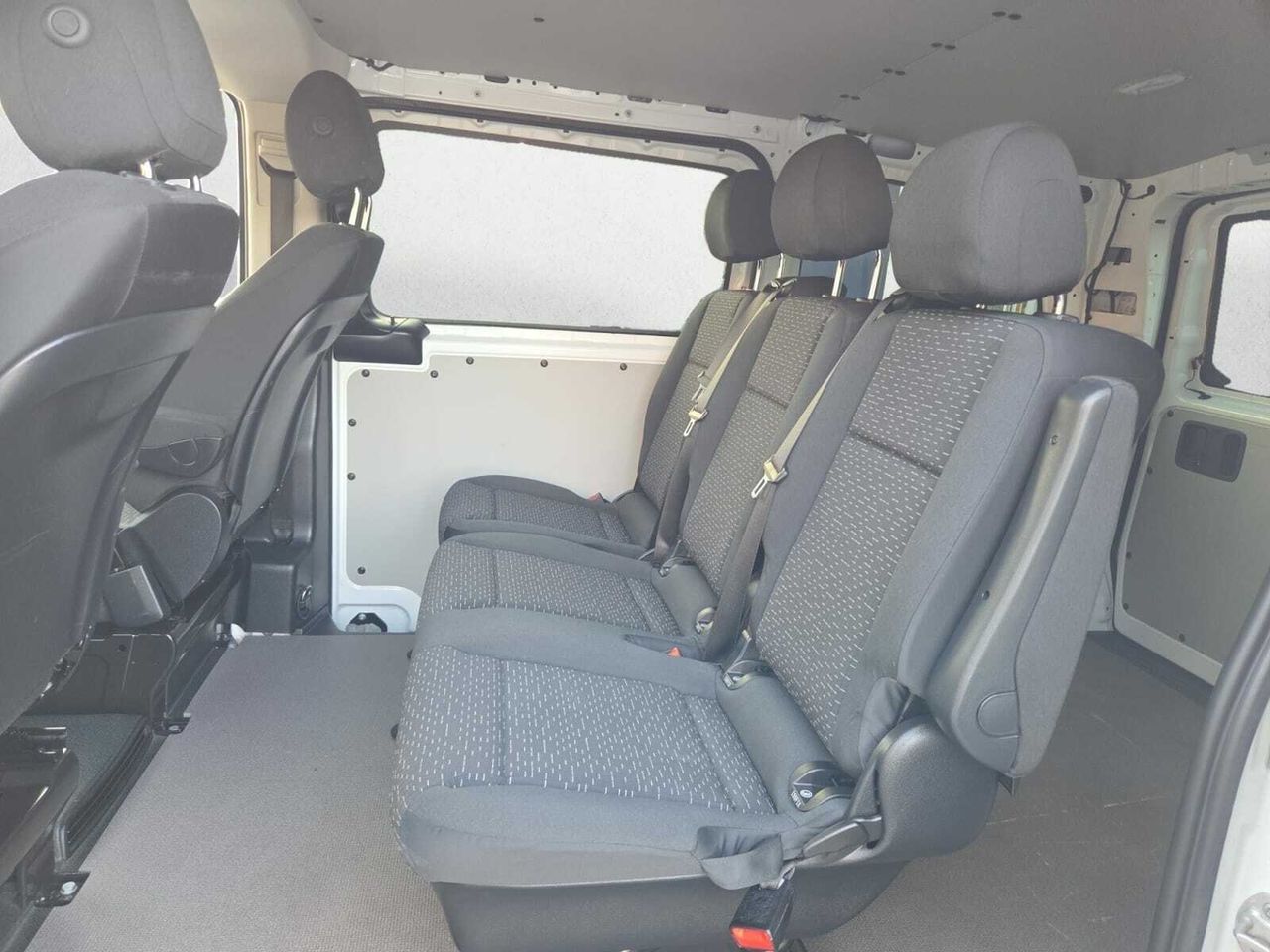 Mercedes Vito TOURER 114 CDI COMPACTA 2.0 135 CV AT9 E6dT  - Foto 2