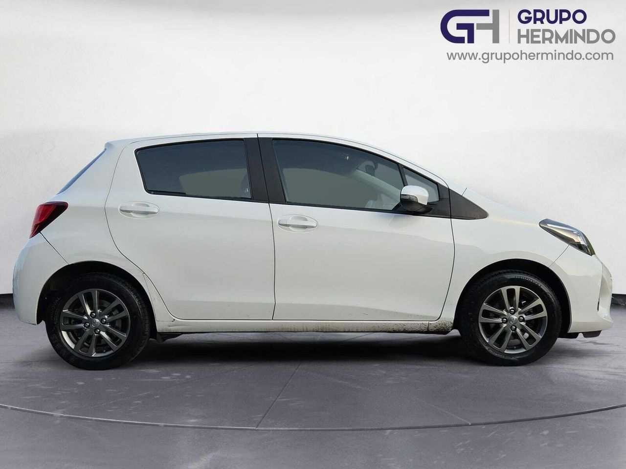 Toyota Yaris 100 ACTIVE  - Foto 2