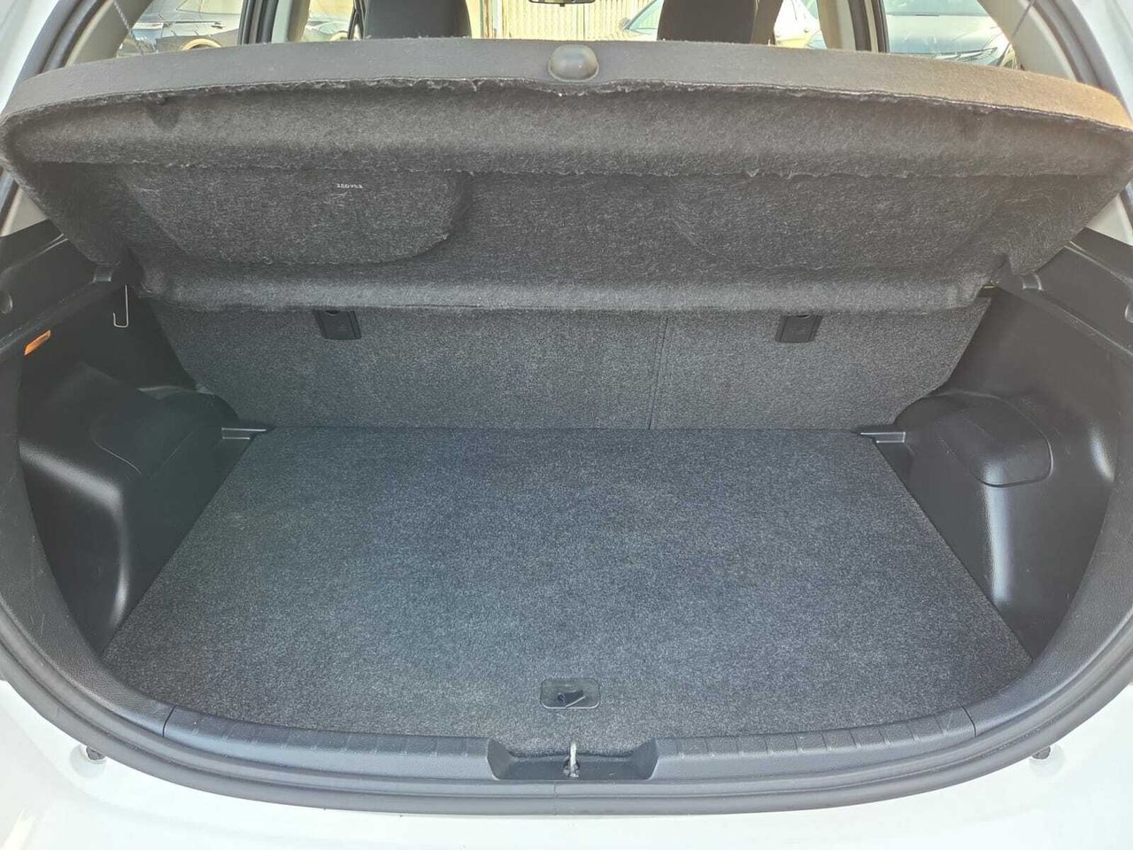 Toyota Yaris 100 ACTIVE  - Foto 2
