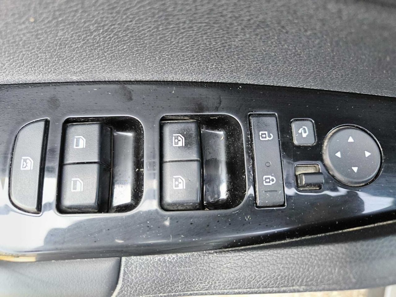Kia Sportage 1.6 TGDI HEV DRIVE 230 CV  - Foto 2