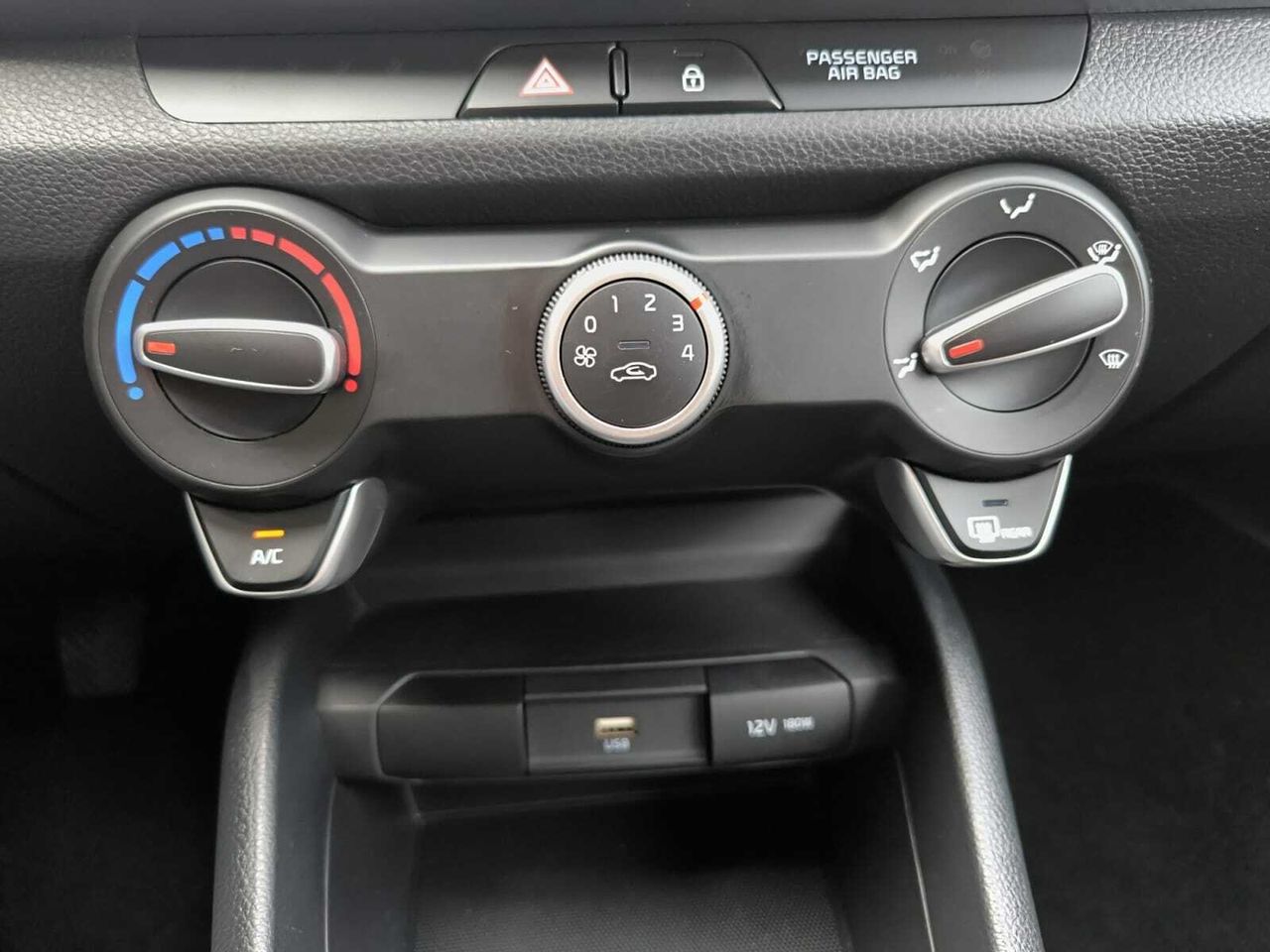 Kia Stonic 1.2 DPI DRIVE 84 CV  - Foto 2
