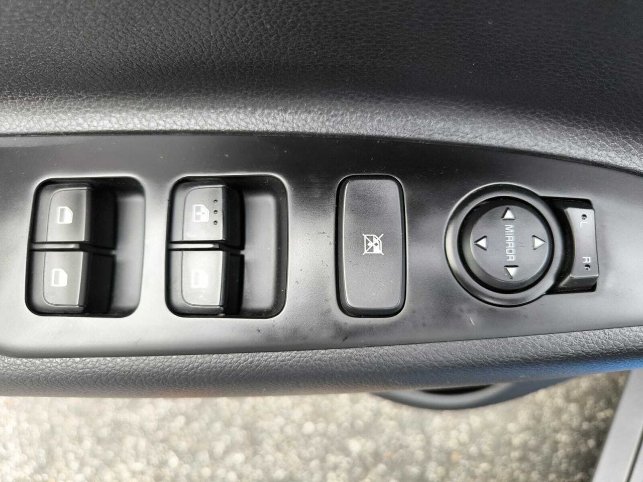 Kia Stonic 1.2 DPI DRIVE 84 CV  - Foto 2