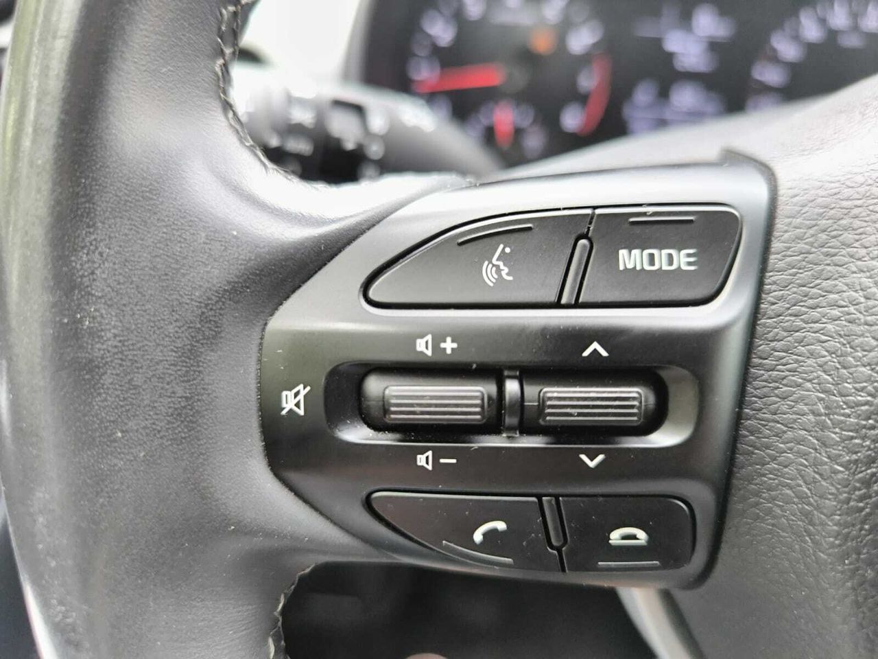 Kia Stonic 1.2 DPI DRIVE 84 CV  - Foto 2