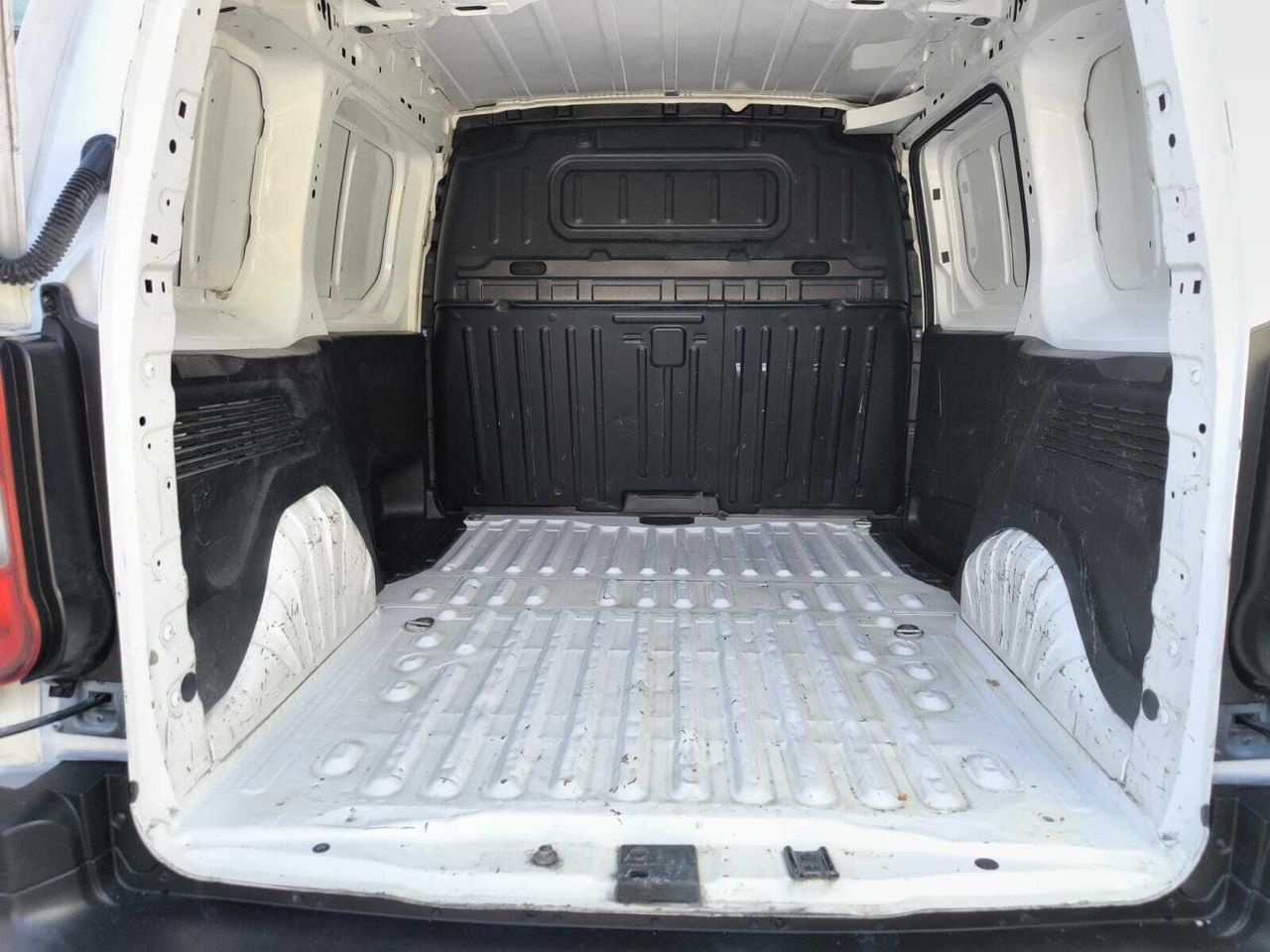 Peugeot Partner PREMIUM STANDARD 600 KG BLUE HDI 100 CV  - Foto 2