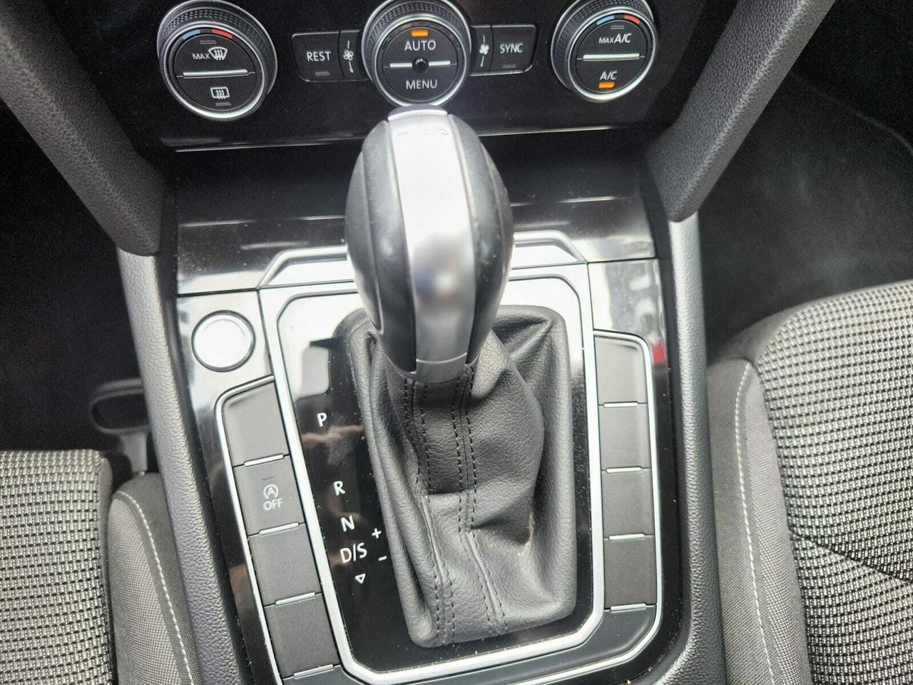 Volkswagen Arteon 2.0 TDI 150 CV DSG ELEGANCE  - Foto 2