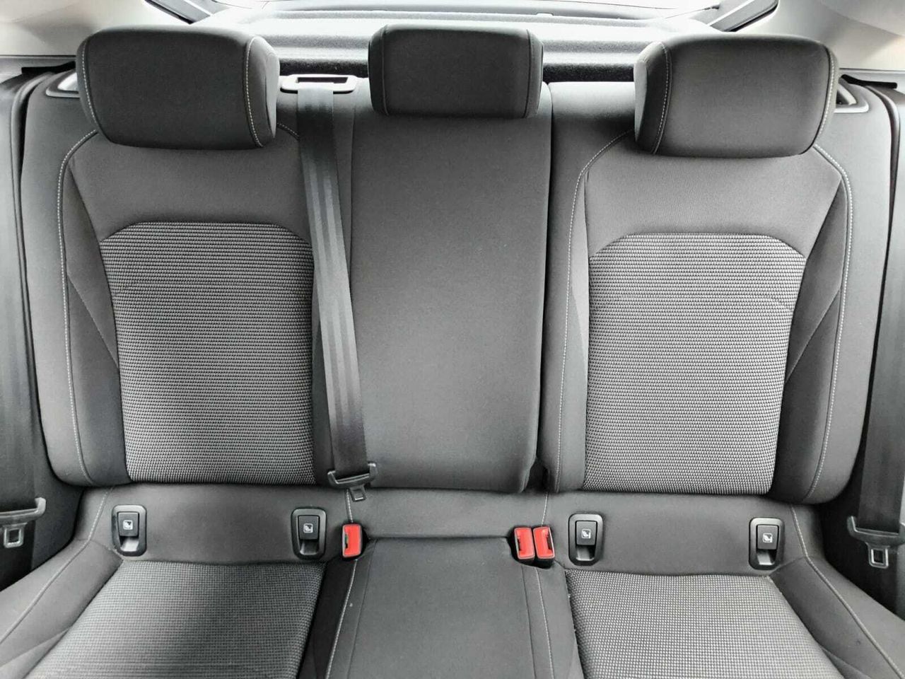 Volkswagen Arteon 2.0 TDI 150 CV DSG ELEGANCE  - Foto 2